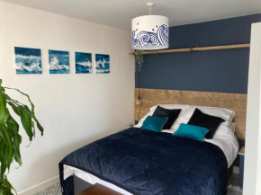 The Crest - Bournemouth, modern cosy retreat, walk to beach,